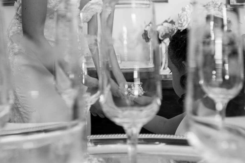 Wedding Performance Syndrome: momento autentico della sposa prima della cerimonia, reportage non posato